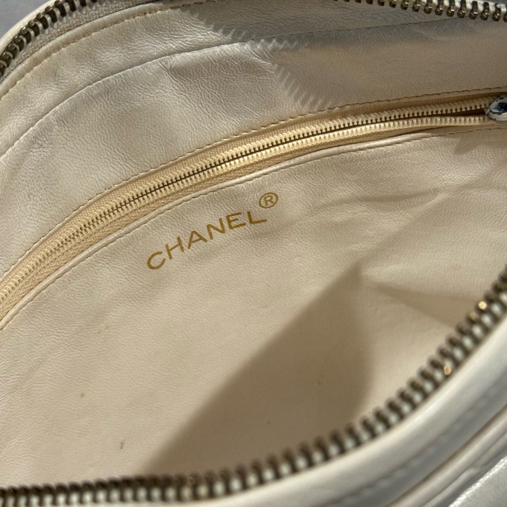 Vintage Chanel Camera Bag White Lambskin Tassel Crossbody 1-Series 24k Gold - Picture 9 of 13